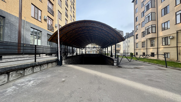 Продам машиноместо 10 м2, Шарданова ул, 52ка, Нальчик г