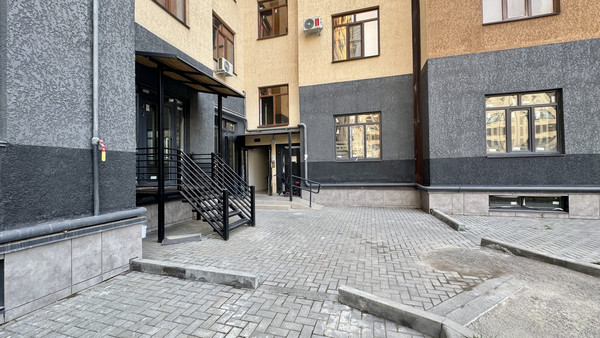 Продам машиноместо 10 м2, Шарданова ул, 52ка, Нальчик г