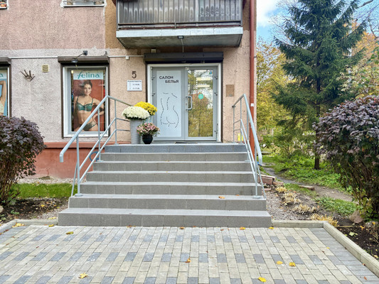 Продам торговое помещение 41 м2, Пугачева ул, 5-7, Калининград г