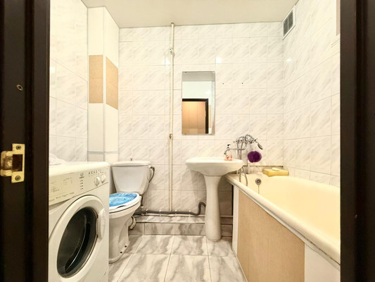 Продам многокомнатную квартиру, Неделина ул, 8к1, Нальчик г