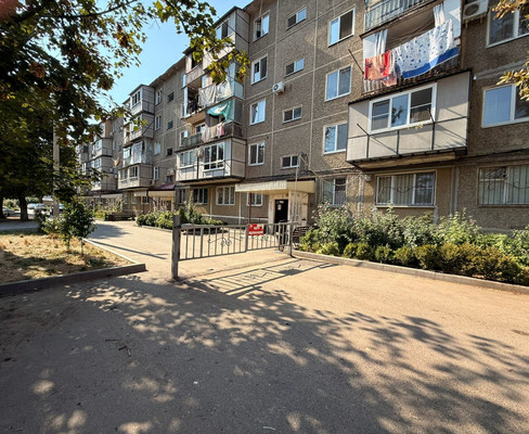 Продам многокомнатную квартиру, Неделина ул, 8к1, Нальчик г