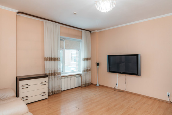 Продам двухкомнатную (2-комн.) квартиру, Дунина-Горкавича ул, 13, Ханты-Мансийск г