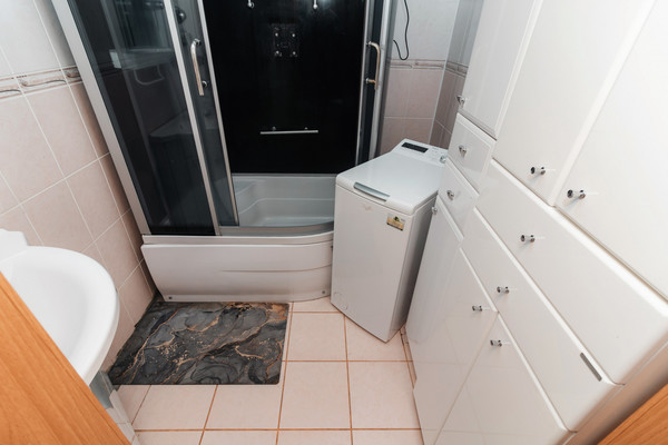 Продам двухкомнатную (2-комн.) квартиру, Дунина-Горкавича ул, 13, Ханты-Мансийск г