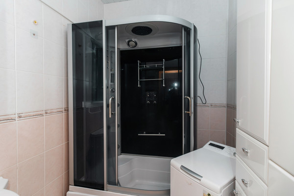 Продам двухкомнатную (2-комн.) квартиру, Дунина-Горкавича ул, 13, Ханты-Мансийск г