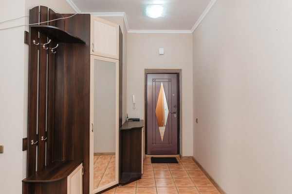 Продам двухкомнатную (2-комн.) квартиру, Дунина-Горкавича ул, 13, Ханты-Мансийск г