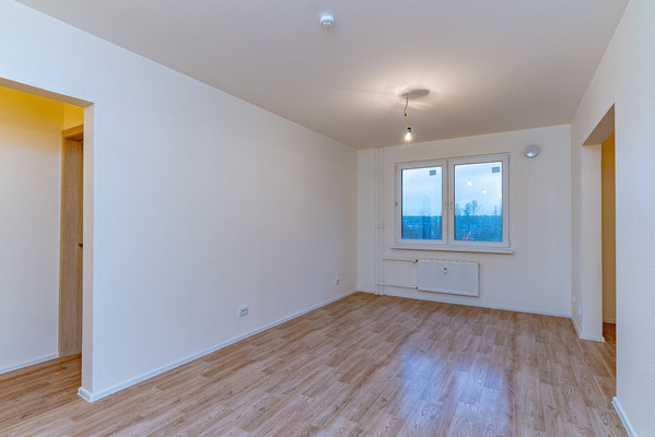 Продам трехкомнатную (3-комн.) квартиру, Орлово-Денисовский пр-кт, 15к1, Санкт-Петербург г