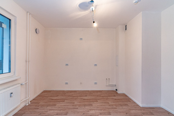 Продам трехкомнатную (3-комн.) квартиру, Орлово-Денисовский пр-кт, 15к1, Санкт-Петербург г