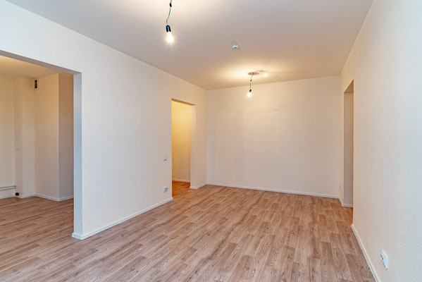 Продам трехкомнатную (3-комн.) квартиру, Орлово-Денисовский пр-кт, 15к1, Санкт-Петербург г