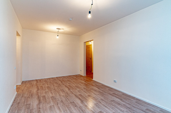 Продам трехкомнатную (3-комн.) квартиру, Орлово-Денисовский пр-кт, 15к1, Санкт-Петербург г