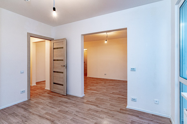 Продам трехкомнатную (3-комн.) квартиру, Орлово-Денисовский пр-кт, 15к1, Санкт-Петербург г