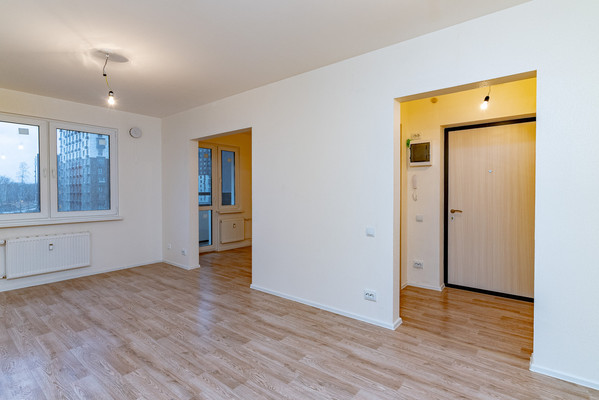 Продам трехкомнатную (3-комн.) квартиру, Орлово-Денисовский пр-кт, 15к1, Санкт-Петербург г