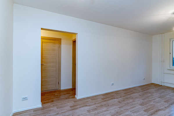 Продам трехкомнатную (3-комн.) квартиру, Орлово-Денисовский пр-кт, 15к1, Санкт-Петербург г