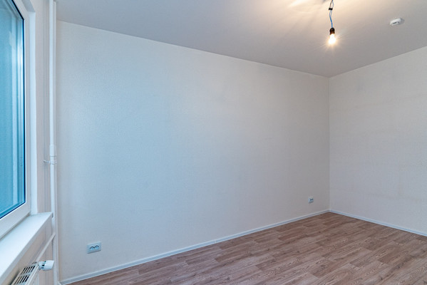 Продам трехкомнатную (3-комн.) квартиру, Орлово-Денисовский пр-кт, 15к1, Санкт-Петербург г