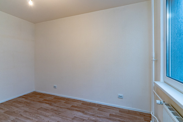 Продам трехкомнатную (3-комн.) квартиру, Орлово-Денисовский пр-кт, 15к1, Санкт-Петербург г