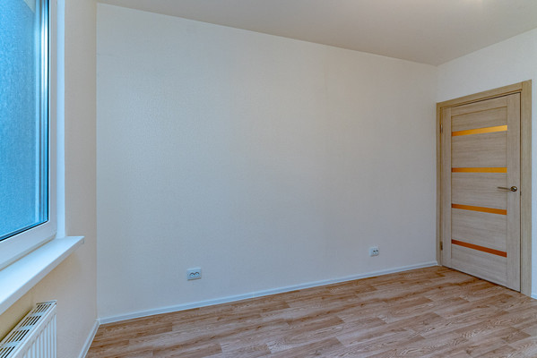 Продам трехкомнатную (3-комн.) квартиру, Орлово-Денисовский пр-кт, 15к1, Санкт-Петербург г