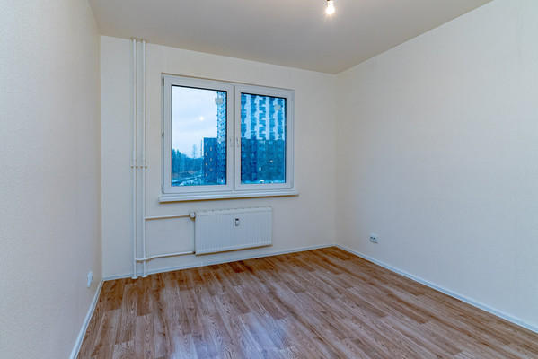 Продам трехкомнатную (3-комн.) квартиру, Орлово-Денисовский пр-кт, 15к1, Санкт-Петербург г