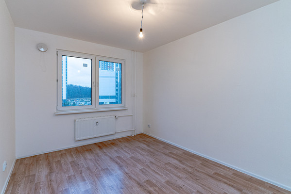 Продам трехкомнатную (3-комн.) квартиру, Орлово-Денисовский пр-кт, 15к1, Санкт-Петербург г