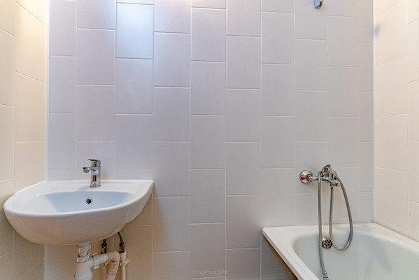 Продам трехкомнатную (3-комн.) квартиру, Орлово-Денисовский пр-кт, 15к1, Санкт-Петербург г