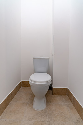 Продам трехкомнатную (3-комн.) квартиру, Орлово-Денисовский пр-кт, 15к1, Санкт-Петербург г