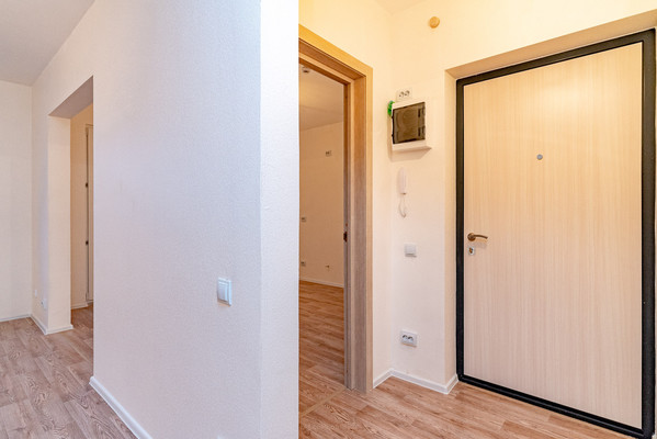 Продам трехкомнатную (3-комн.) квартиру, Орлово-Денисовский пр-кт, 15к1, Санкт-Петербург г