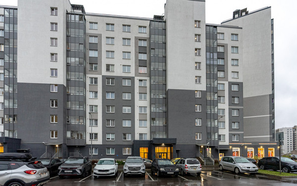 Продам трехкомнатную (3-комн.) квартиру, Орлово-Денисовский пр-кт, 15к1, Санкт-Петербург г