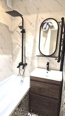 Продам однокомнатную (1-комн.) квартиру, Чонгарский б-р, 22к2, Москва г