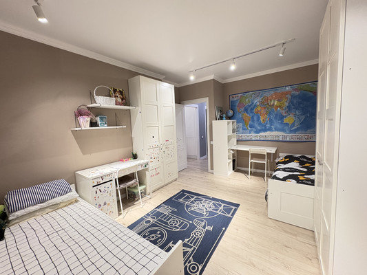 Продам трехкомнатную (3-комн.) квартиру, Аметьевская магистраль ул, 18к2, Казань г