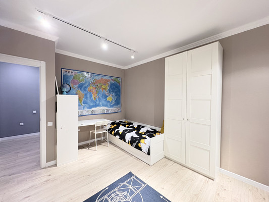 Продам трехкомнатную (3-комн.) квартиру, Аметьевская магистраль ул, 18к2, Казань г