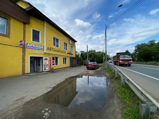 Продам торговое помещение 70 м2, Калужское шоссе 56-й (п Вороновское) км, 108б, Москва г