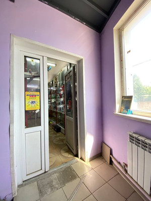 Продам торговое помещение 70 м2, Калужское шоссе 56-й (п Вороновское) км, 108б, Москва г