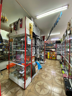 Продам торговое помещение 70 м2, Калужское шоссе 56-й (п Вороновское) км, 108б, Москва г