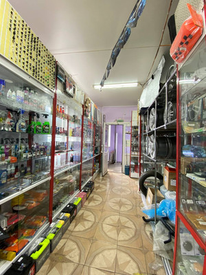 Продам торговое помещение 70 м2, Калужское шоссе 56-й (п Вороновское) км, 108б, Москва г