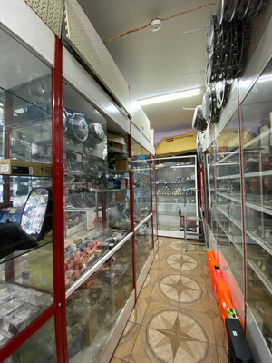 Продам торговое помещение 70 м2, Калужское шоссе 56-й (п Вороновское) км, 108б, Москва г