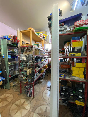 Продам торговое помещение 70 м2, Калужское шоссе 56-й (п Вороновское) км, 108б, Москва г