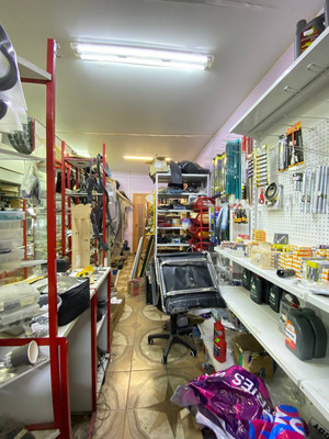 Продам торговое помещение 70 м2, Калужское шоссе 56-й (п Вороновское) км, 108б, Москва г