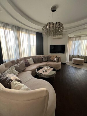 Продам трехкомнатную (3-комн.) квартиру, Архитектора Власова ул, 8, Москва г