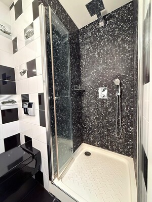 Продам трехкомнатную (3-комн.) квартиру, Архитектора Власова ул, 8, Москва г