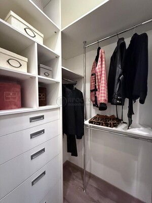 Продам трехкомнатную (3-комн.) квартиру, Архитектора Власова ул, 8, Москва г