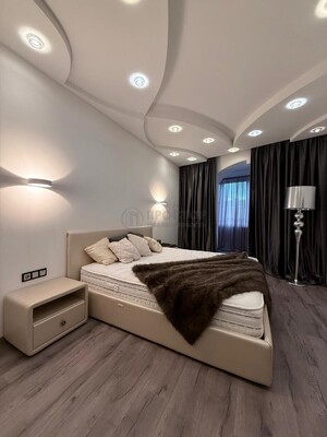 Продам трехкомнатную (3-комн.) квартиру, Архитектора Власова ул, 8, Москва г