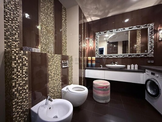 Продам трехкомнатную (3-комн.) квартиру, Архитектора Власова ул, 8, Москва г