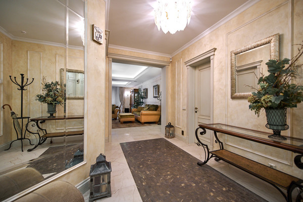 Продам многокомнатную квартиру, Авиационная ул, 77к1, Москва г