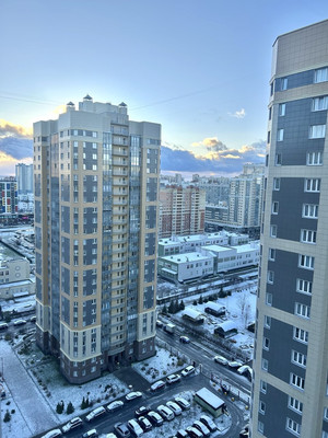 Продам трехкомнатную (3-комн.) квартиру, Яхтенная ул, 32к3, Санкт-Петербург г