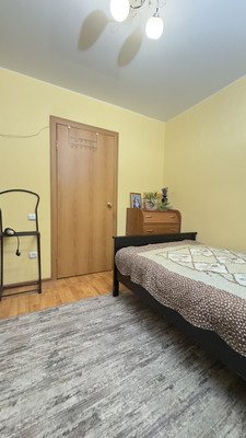 Продам трехкомнатную (3-комн.) квартиру, Чапаева ул, 12, Щербинка г