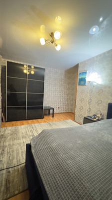 Продам трехкомнатную (3-комн.) квартиру, Чапаева ул, 12, Щербинка г