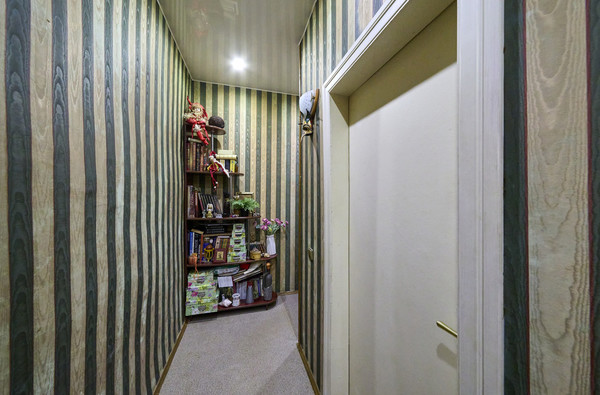 Продам двухкомнатную (2-комн.) квартиру, 15-я В.О. линия, 48А, Санкт-Петербург г