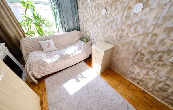 Продам двухкомнатную (2-комн.) квартиру, 15-я В.О. линия, 48А, Санкт-Петербург г