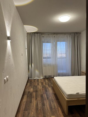 Сдам трехкомнатную (3-комн.) квартиру, Беринга ул, 1, Санкт-Петербург г