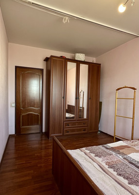 Продам двухкомнатную (2-комн.) квартиру, Южная ул, 5, Нижний Тагил г