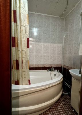 Продам двухкомнатную (2-комн.) квартиру, Южная ул, 5, Нижний Тагил г