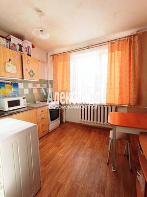 Продам однокомнатную (1-комн.) квартиру, Рубежная ул, 27, Выборг г